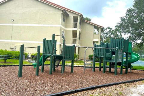 Condo in Kissimmee, Florida, 2 bedrooms  № 2197454 - photo 24