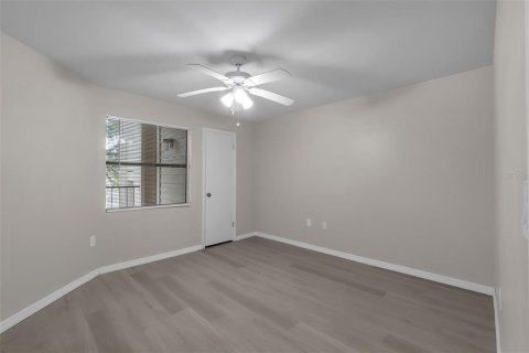 Condo in Kissimmee, Florida, 2 bedrooms  № 2197454 - photo 13