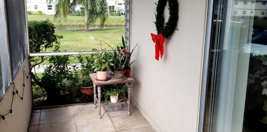 Condo in Delray Beach, Florida, 1 bedroom № 918557