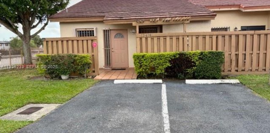 Таунхаус в Майами, Флорида 2 спальни, 104.42м2 № 1993393