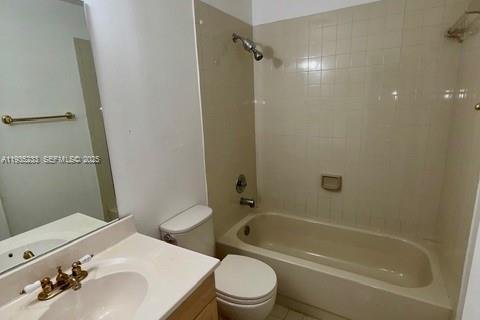 Снять в аренду таунхаус в Майами, Флорида 2 спальни, 104.42м2, № 1993393 - фото 16