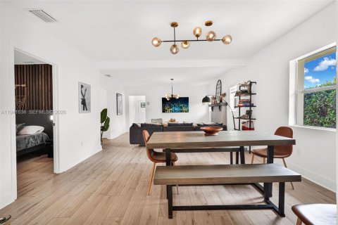 Casa en venta en Miami, Florida, 6 dormitorios, 187.57 m2 № 2000361 - foto 26