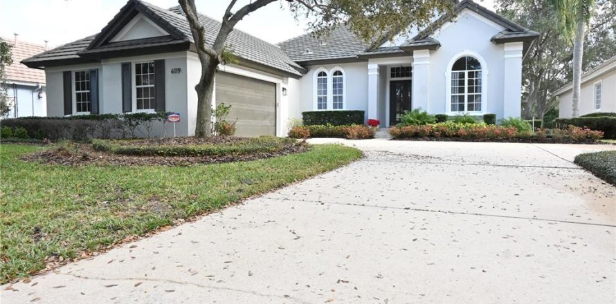 House in Windermere, Florida 4 bedrooms, 297.29 sq.m. № 2227398