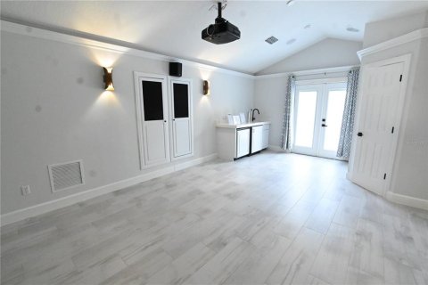 House in Windermere, Florida 4 bedrooms, 297.29 sq.m. № 2227398 - photo 9