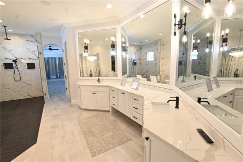 House in Windermere, Florida 4 bedrooms, 297.29 sq.m. № 2227398 - photo 7