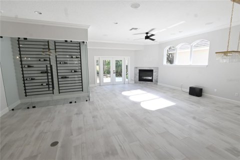 House in Windermere, Florida 4 bedrooms, 297.29 sq.m. № 2227398 - photo 2