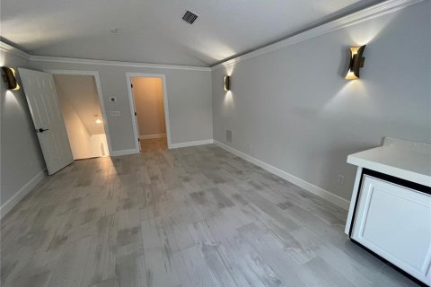 House in Windermere, Florida 4 bedrooms, 297.29 sq.m. № 2227398 - photo 11