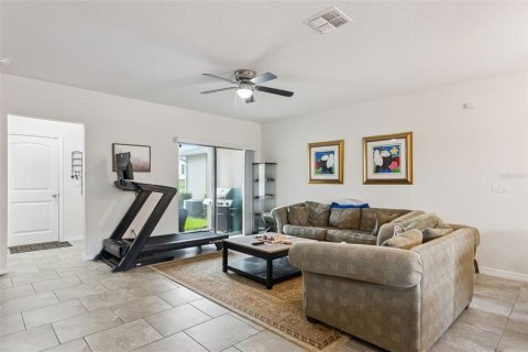 Townhouse in Winter Garden, Florida 3 bedrooms, 145.67 sq.m. № 2211351 - photo 21