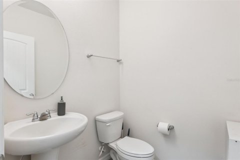 Townhouse in Winter Garden, Florida 3 bedrooms, 145.67 sq.m. № 2211351 - photo 23