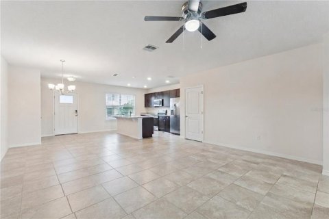 Townhouse in Winter Garden, Florida 3 bedrooms, 145.67 sq.m. № 2211351 - photo 19
