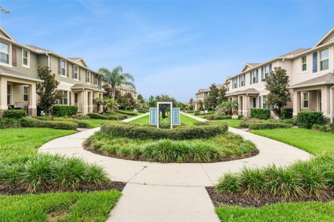 Townhouse in Winter Garden, Florida 3 bedrooms, 145.67 sq.m. № 2211351 - photo 4
