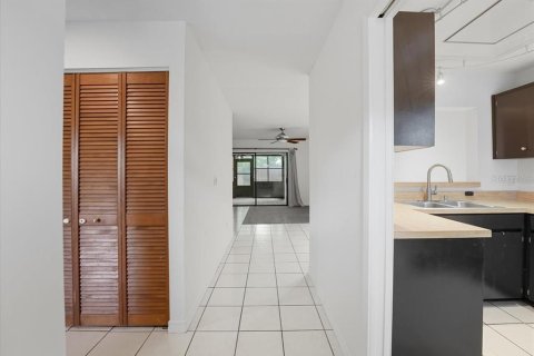 Casa en alquiler en Winter Park, Florida, 2 dormitorios, 94.76 m2 № 1901676 - foto 2