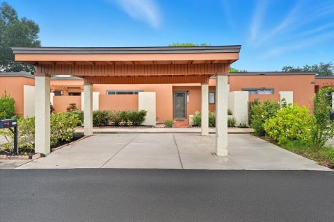 Casa en alquiler en Winter Park, Florida, 2 dormitorios, 94.76 m2 № 1901676 - foto 1