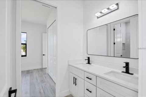Villa ou maison à vendre à Punta Gorda, Floride: 4 chambres, 175.4 m2 № 1853189 - photo 9
