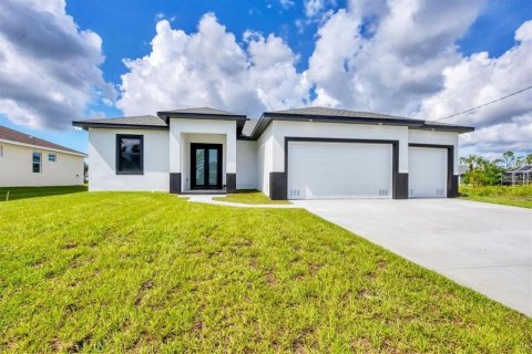 Villa ou maison à vendre à Punta Gorda, Floride: 4 chambres, 175.4 m2 № 1853189 - photo 1