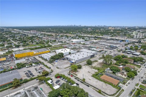 Immobilier commercial à vendre à Miami, Floride № 2063774 - photo 3
