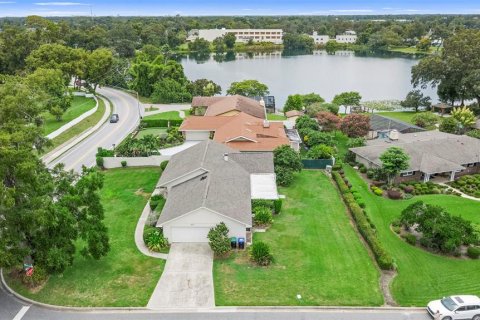 House in Orlando, Florida 4 bedrooms, 180.97 sq.m. № 1894436 - photo 11