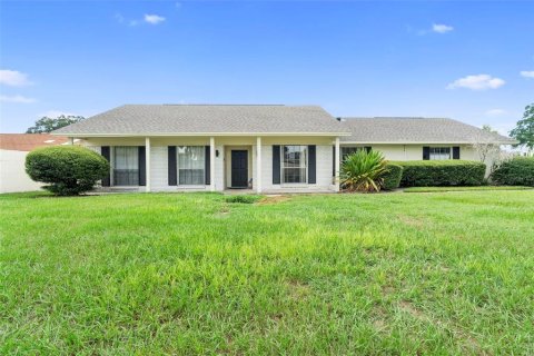 House in Orlando, Florida 4 bedrooms, 180.97 sq.m. № 1894436 - photo 2