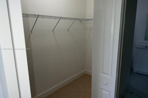 Купить виллу или дом в Хомстед, Флорида 4 спальни, 203.36м2, № 1977581 - фото 13