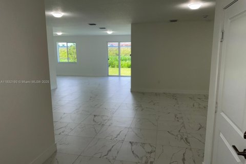 Купить виллу или дом в Хомстед, Флорида 4 спальни, 203.36м2, № 1977581 - фото 4