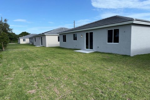 Купить виллу или дом в Хомстед, Флорида 4 спальни, 203.36м2, № 1977581 - фото 22