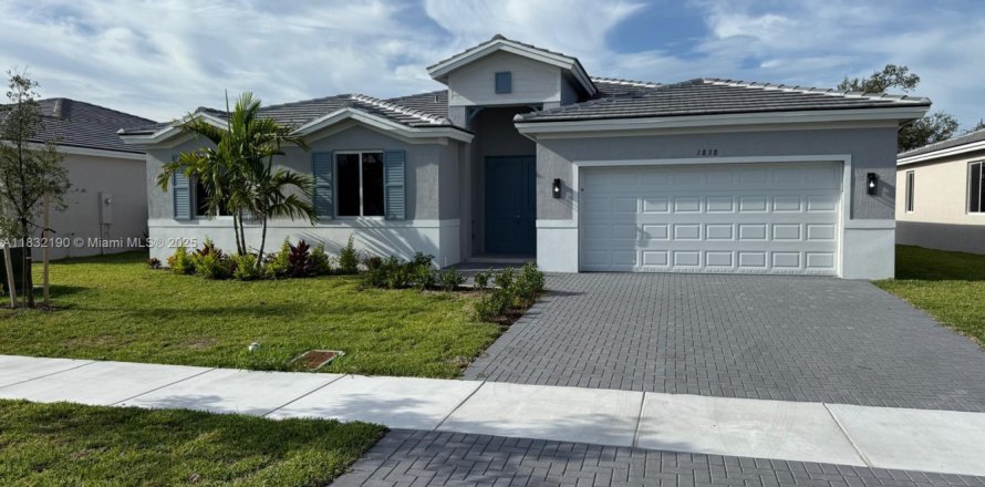 Дом в Хомстед, Флорида 4 спальни, 203.36м2 № 1977581