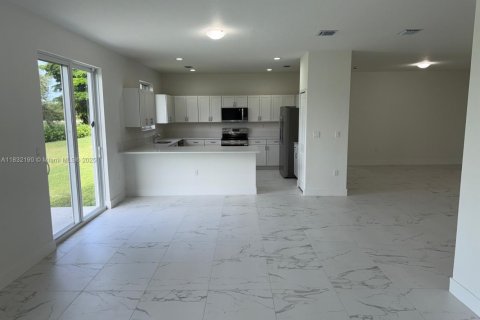 Купить виллу или дом в Хомстед, Флорида 4 спальни, 203.36м2, № 1977581 - фото 6