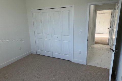 Купить виллу или дом в Хомстед, Флорида 4 спальни, 203.36м2, № 1977581 - фото 18