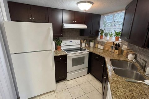 Condo in Orlando, Florida, 2 bedrooms № 2102786 - photo 5