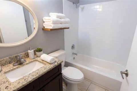 Condo in Orlando, Florida, 2 bedrooms № 2102786 - photo 12