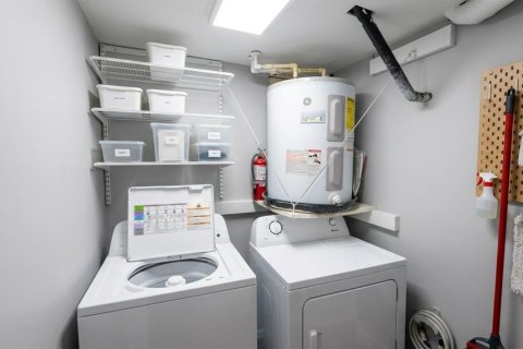 Condo in Orlando, Florida, 2 bedrooms № 2102786 - photo 15