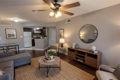 Condo in Orlando, Florida, 2 bedrooms № 2102786 - photo 6