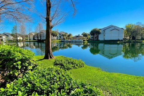 Condo in Orlando, Florida, 2 bedrooms № 2102786 - photo 8