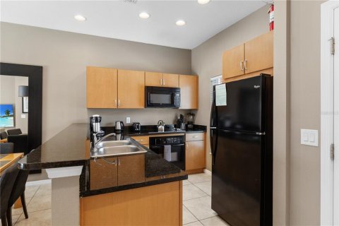 Touwnhouse à vendre à Kissimmee, Floride: 2 chambres, 107.86 m2 № 2109806 - photo 10