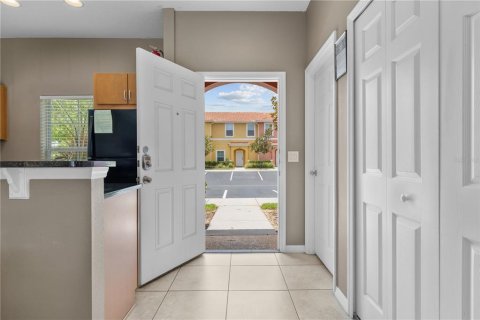 Touwnhouse à vendre à Kissimmee, Floride: 2 chambres, 107.86 m2 № 2109806 - photo 9