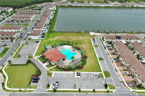 House in Hialeah, Florida 4 bedrooms, 184.88 sq.m. № 1699206 - photo 27