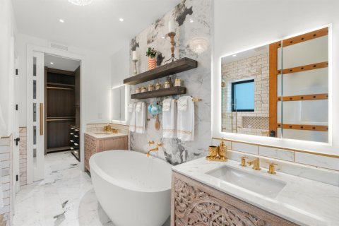 Casa en venta en Fort Lauderdale, Florida, 3 dormitorios, 221.11 m2 № 2087260 - foto 17