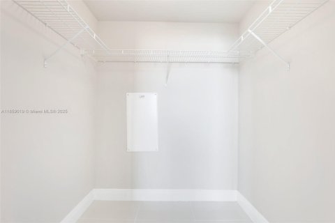 Купить кондоминиум в Майами, Флорида 2 спальни, 94.95м2, № 1957536 - фото 13