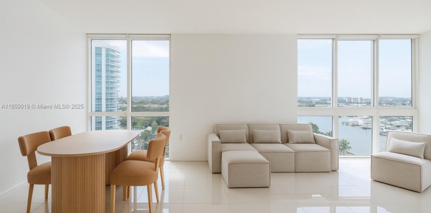 Кондоминиум с 2 спальнями в Майами, Флорида № 1957536