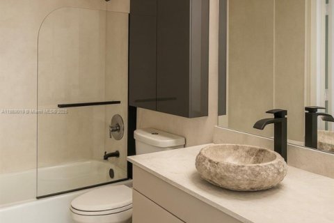 Купить кондоминиум в Майами, Флорида 2 спальни, 94.95м2, № 1957536 - фото 10