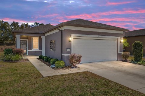 House in Ocala, Florida 2 bedrooms, 121.14 sq.m. № 1591129 - photo 1