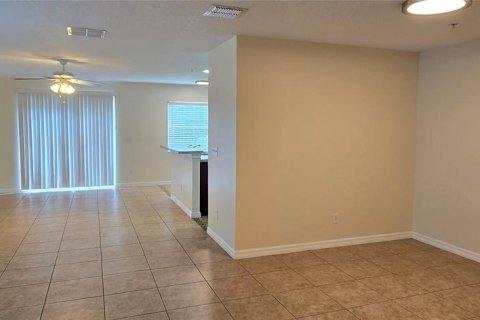 Adosado en alquiler en Orlando, Florida, 3 dormitorios, 173.91 m2 № 1917409 - foto 2