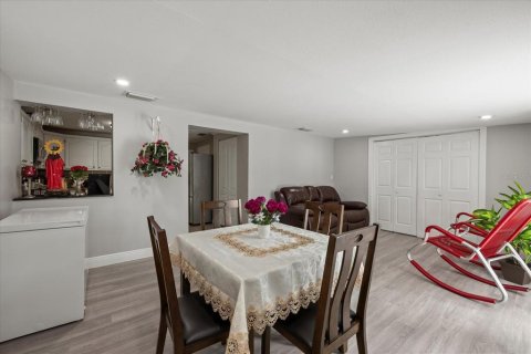 House in Tampa, Florida 3 bedrooms, 132.66 sq.m. № 1819620 - photo 19