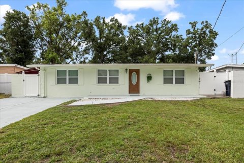House in Tampa, Florida 3 bedrooms, 132.66 sq.m. № 1819620 - photo 5