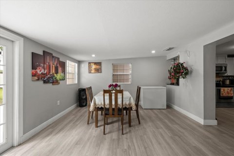 House in Tampa, Florida 3 bedrooms, 132.66 sq.m. № 1819620 - photo 18