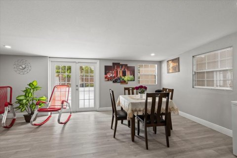 House in Tampa, Florida 3 bedrooms, 132.66 sq.m. № 1819620 - photo 17