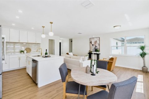 Villa ou maison à vendre à Deltona, Floride: 3 chambres, 111.48 m2 № 2142773 - photo 7