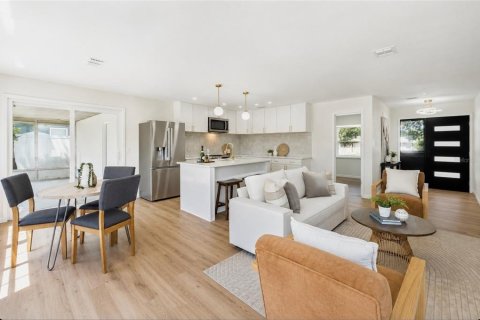 Villa ou maison à vendre à Deltona, Floride: 3 chambres, 111.48 m2 № 2142773 - photo 8