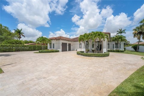 House in Miami, Florida 6 bedrooms, 372.91 sq.m. № 1842496 - photo 1