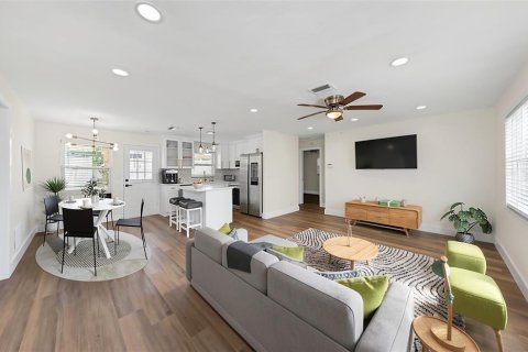 Casa en venta en Clearwater, Florida, 3 dormitorios, 94.11 m2 № 2200117 - foto 4